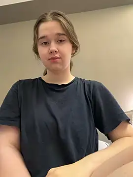 HornyGirlH online show from March 10, 3:11 am