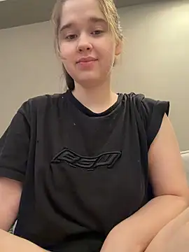 HornyGirlH online show from March 14, 5:35 am