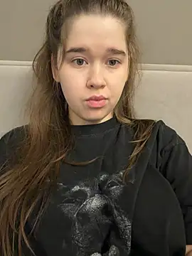 HornyGirlH online show from April 19, 4:34 am