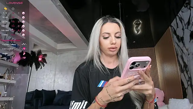 LisaAkira online show from March 22, 7:23 am