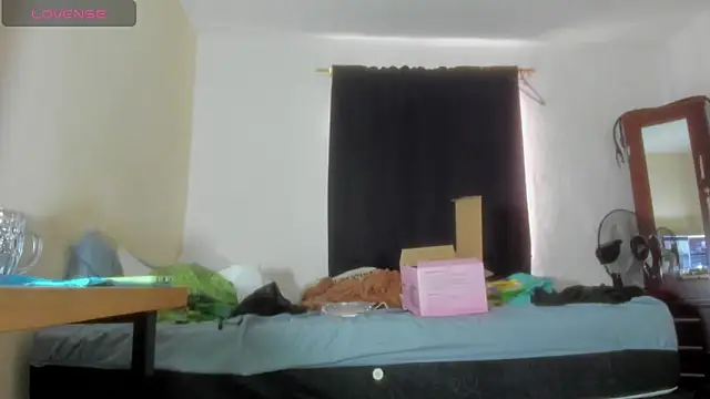 Snapshot of Zuan_zuan777 chatting on December 27, 6:10 pm Zuan zuan777 online show from December 27, 6:10 pm