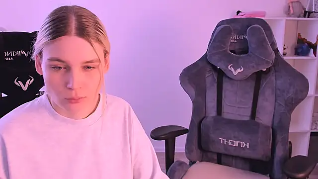 hotblonds online show from January 11, 11:34 am