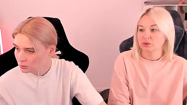 hotblonds online show from March 6, 10:52 am