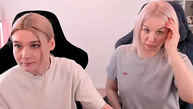 hotblonds online show from March 21, 10:39 am