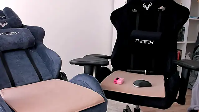 hotblonds online show from October 9, 11:19 am