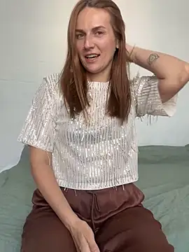 BritneyHall online show from April 13, 9:59 am