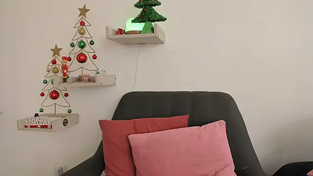 Snapshot of Ash_milk chatting on December 29, 9:30 pm Ash milk online show from December 29, 9:30 pm