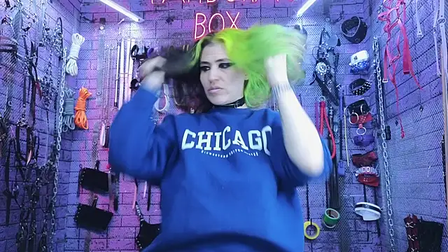 PANDORANEZZ online show from February 15, 8:33 am