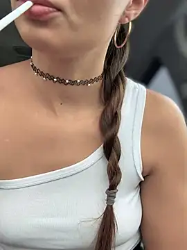 Snapshot of YOUR-KARINA chatting on March 3, 7:10 am YOUR-KARINA online show from March 3, 7:10 am