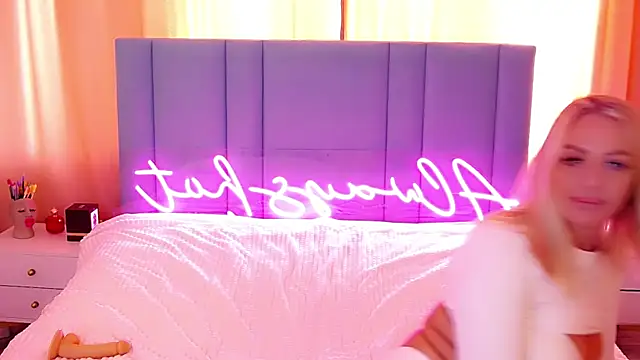 AllwaysHotJ online show from December 16, 5:49 am