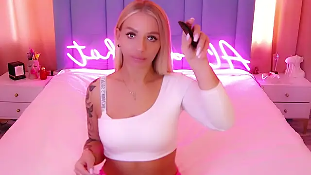 AllwaysHotJ online show from January 30, 6:24 am