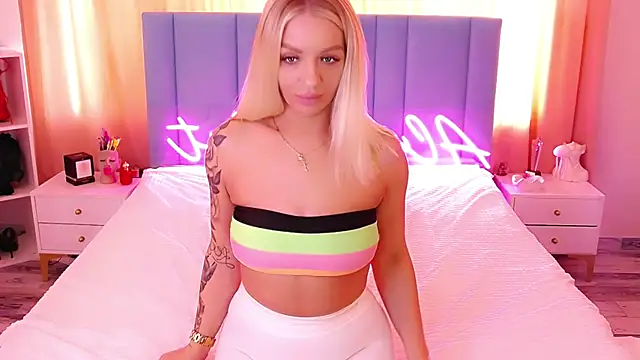 AllwaysHotJ online show from February 1, 6:43 am