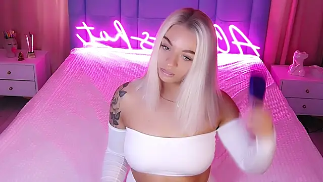 AllwaysHotJ online show from October 5, 2:21 am