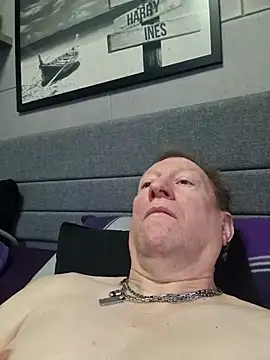 tomtom111111 online show from February 1, 11:53 am