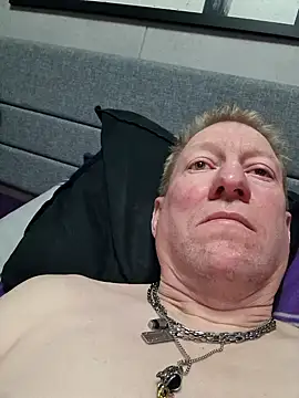 tomtom111111 online show from February 26, 5:01 pm