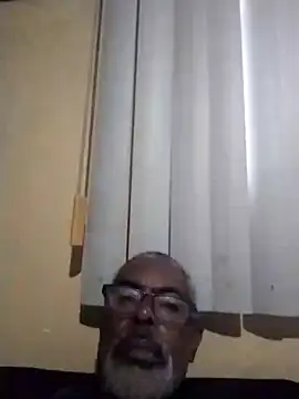 Snapshot of Thadew chatting on July 9, 6:34 pm Thadew online show from July 9, 6:34 pm