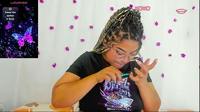 moana taylor online show from January 9, 2:09 pm