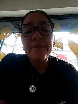 Snapshot of Gatubela212 chatting on February 7, 4:27 am Gatubela212 online show from February 7, 4:27 am