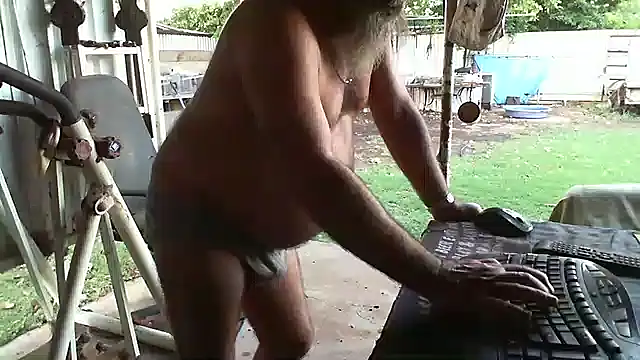 herbie010666 online show from February 1, 8:50 am