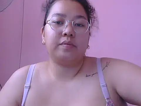 Snapshot of Boobsiemarie chatting on July 21, 4:37 am Boobsiemarie online show from July 21, 4:37 am