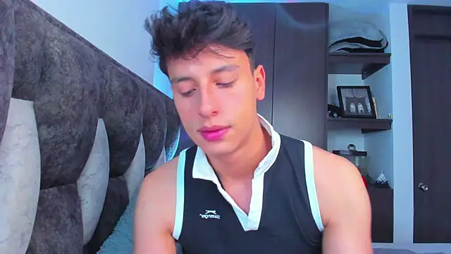 I Gabriel online show from February 1, 10:44 pm