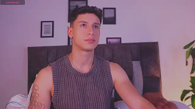 I Gabriel online show from April 15, 5:14 am