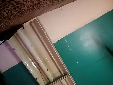 khloebanques online show from March 17, 11:57 am