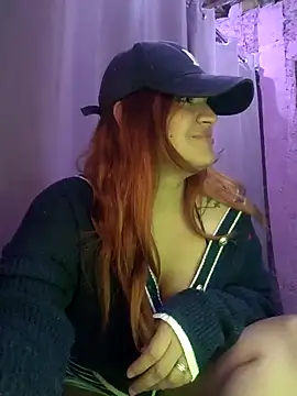Snapshot of SexyFriends_ chatting on July 8, 12:37 am SexyFriends online show from July 8, 12:37 am