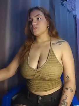 Snapshot of SexyFriends_ chatting on July 17, 12:50 am SexyFriends online show from July 17, 12:50 am
