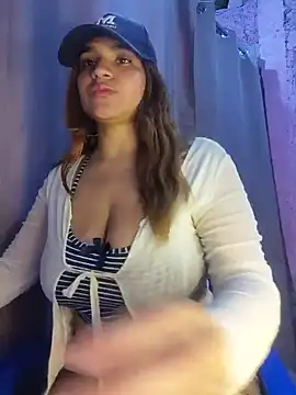 Snapshot of SexyFriends_ chatting on July 25, 12:31 am SexyFriends online show from July 25, 12:31 am