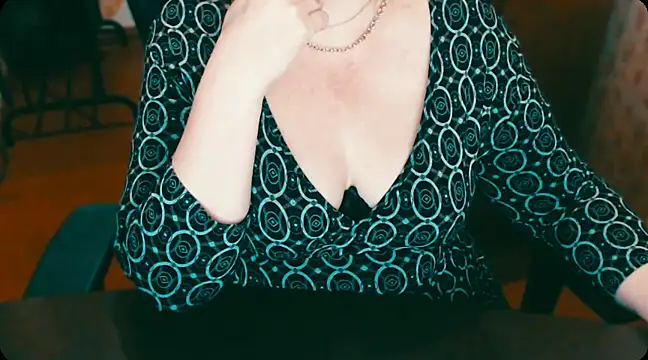 Snapshot of AlisaHot55 chatting on February 12, 1:06 pm AlisaHot55 online show from February 12, 1:06 pm