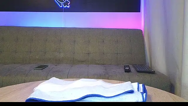 Snapshot of MattxFeet chatting on November 27, 9:50 pm MattxFeet online show from November 27, 9:50 pm