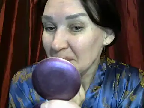 PrettyAndWild online show from December 5, 2:55 pm