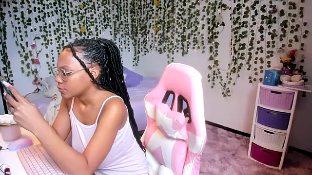 violeta milleer online show from November 19, 5:02 pm