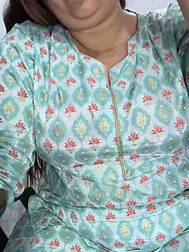 Snapshot of Preet_Kaur_69 chatting on March 1, 9:33 am Preet Kaur 69 online show from March 1, 9:33 am