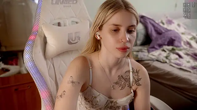 ho1yho1e online show from April 14, 7:42 pm