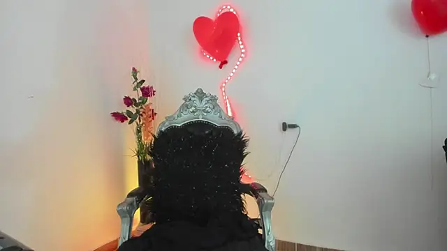 Snapshot of Hela_wet chatting on February 24, 12:09 am Hela wet online show from February 24, 12:09 am