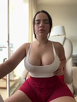 Snapshot of GeorginaJones chatting on January 21, 10:08 pm GeorginaJones online show from January 21, 10:08 pm