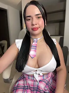 Snapshot of GeorginaJones chatting on January 23, 2:12 am GeorginaJones online show from January 23, 2:12 am