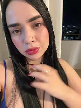 Snapshot of GeorginaJones chatting on February 3, 11:58 pm GeorginaJones online show from February 3, 11:58 pm