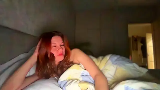 Snapshot of Butterfly-_ chatting on February 14, 11:12 pm Butterfly- online show from February 14, 11:12 pm