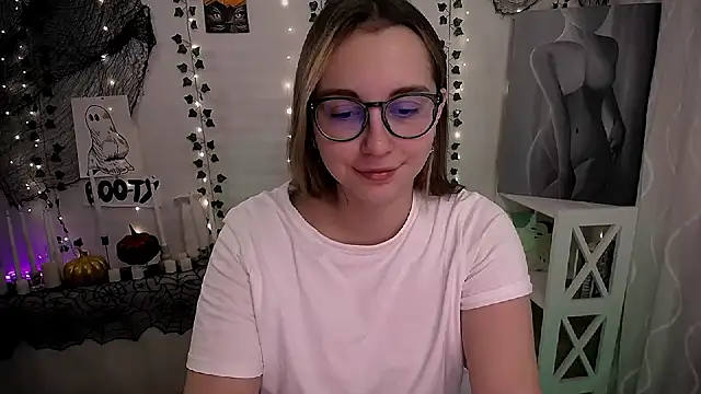 SweetPrincess  online show from November 4, 8:13 am