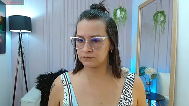 Britney taylor  online show from December 28, 5:46 pm