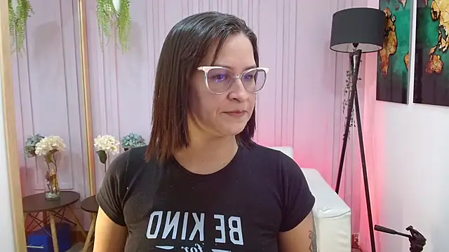 Britney taylor  online show from January 16, 7:10 pm