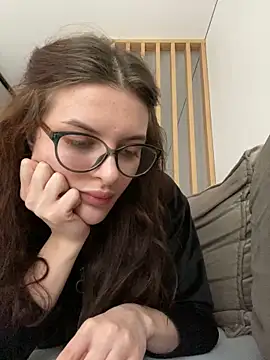 little belucci online show from February 1, 11:54 am