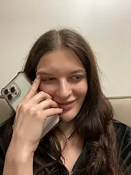 little belucci online show from March 6, 5:22 pm