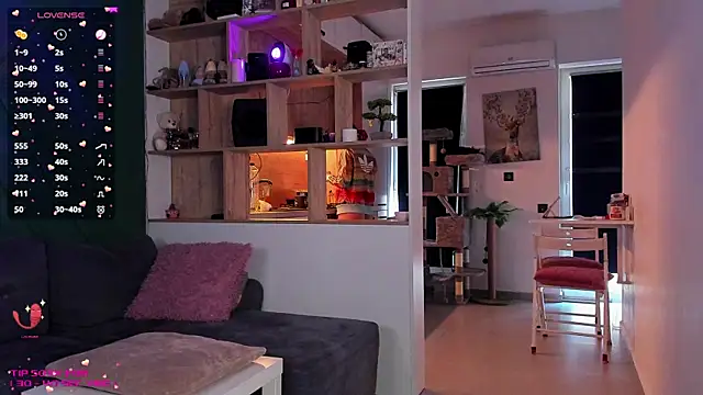 Snapshot of _alleyesonme_ chatting on February 12, 12:33 pm  alleyesonme  online show from February 12, 12:33 pm