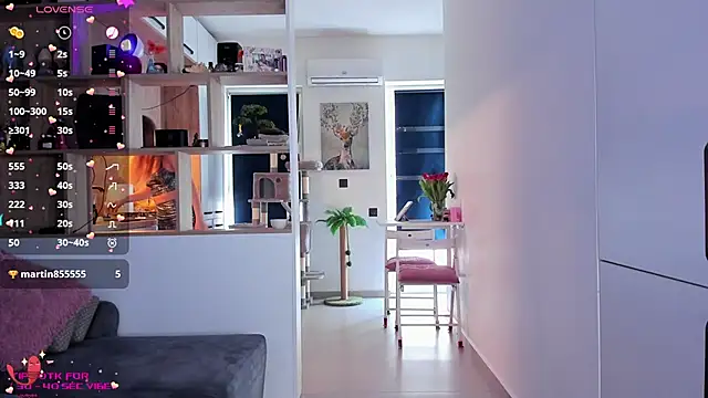 Snapshot of _alleyesonme_ chatting on March 5, 1:50 pm  alleyesonme  online show from March 5, 1:50 pm