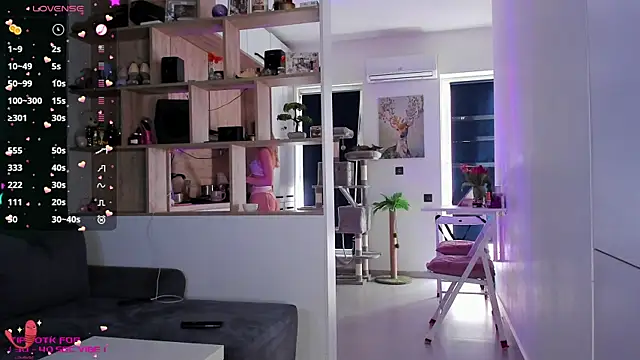 Snapshot of _alleyesonme_ chatting on March 7, 1:51 pm  alleyesonme  online show from March 7, 1:51 pm