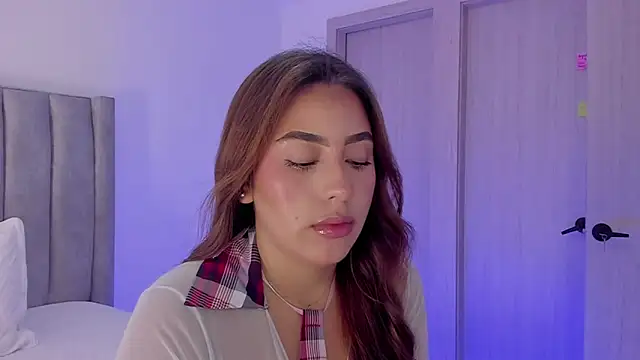 MaddyyLennon online show from March 28, 7:46 pm